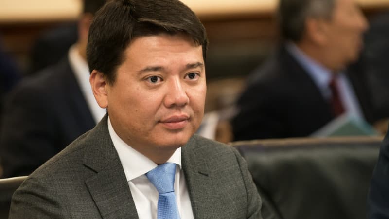 Qozog‘istonning sobiq adliya vaziri 9 yilga qamaldi