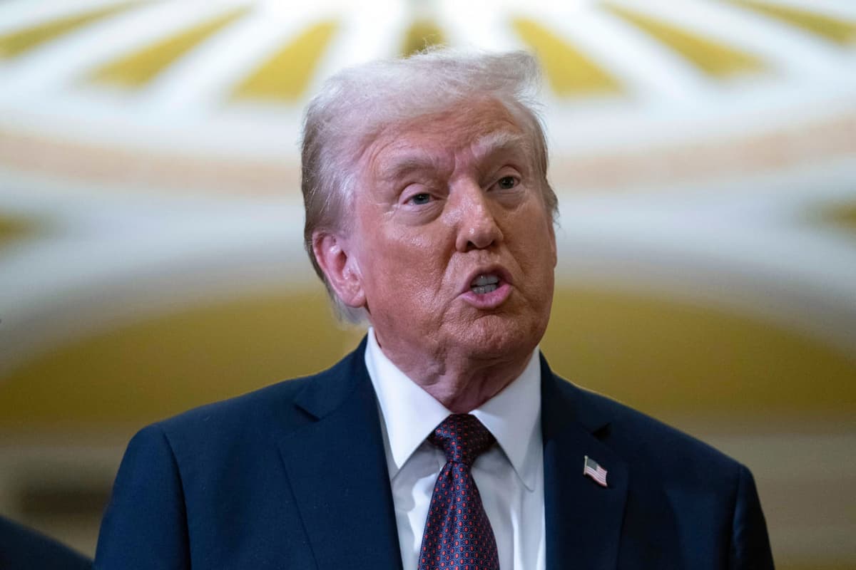 Трамп Путин билан бўлажак суҳбати ҳақида маълум қилди