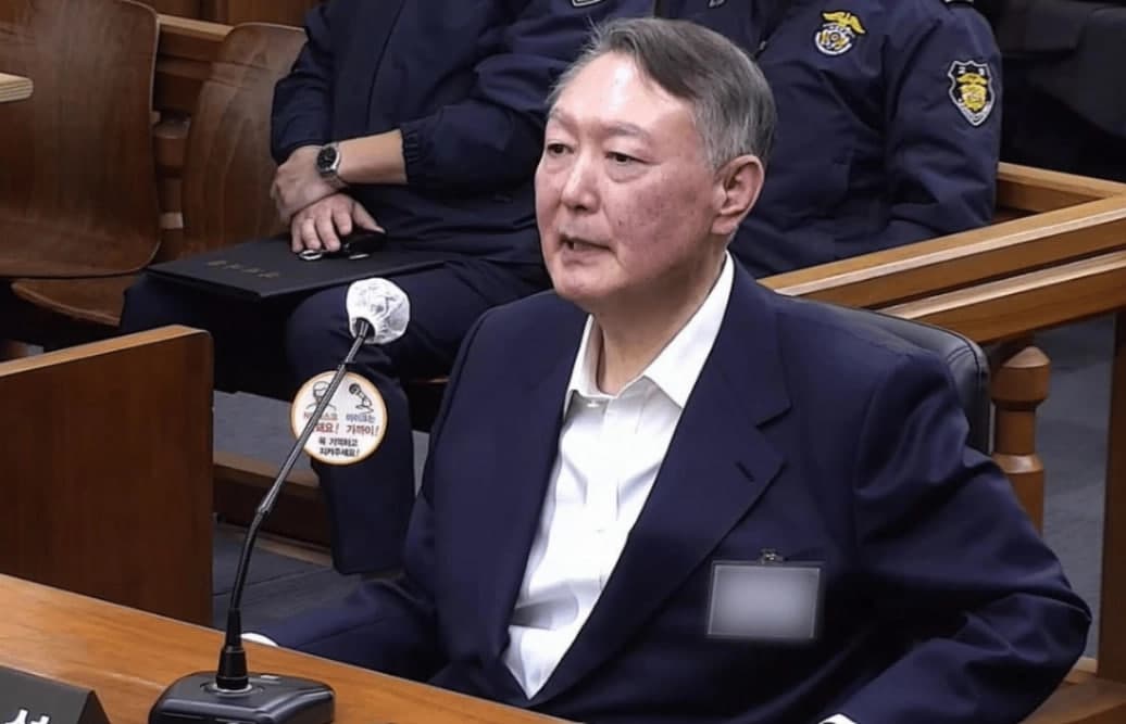 Janubiy Koreyaning sobiq prezidenti besh yilga qamaldi