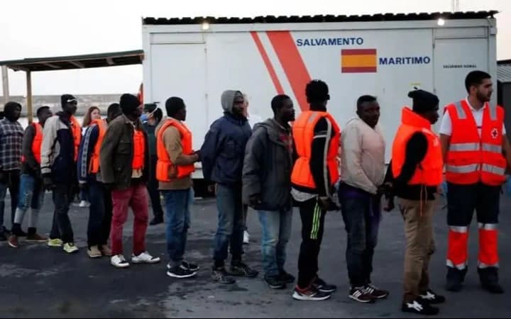 Ispaniya 500 minggacha noqonuniy muhojirni legallashtiradi