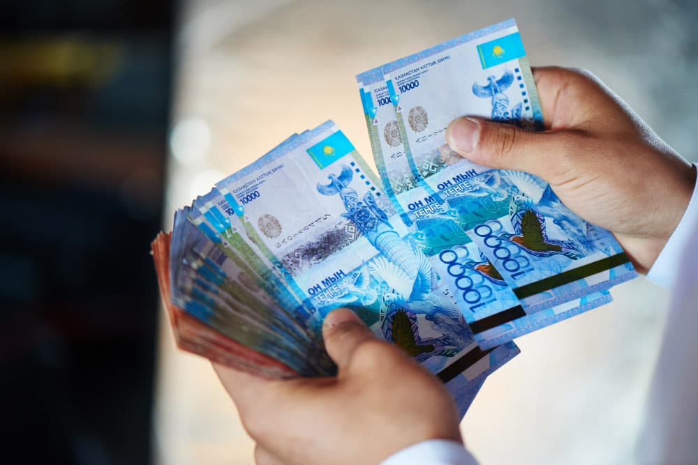 Қозоғистон ўртача маош миқдори бўйича Марказий Осиёда етакчи деб топилди
