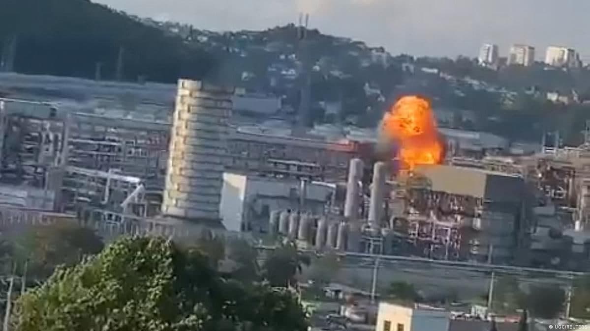 Ukraina dronlari hujumidan keyin Krasnodar o‘lkasida NQZ yonib ketdi