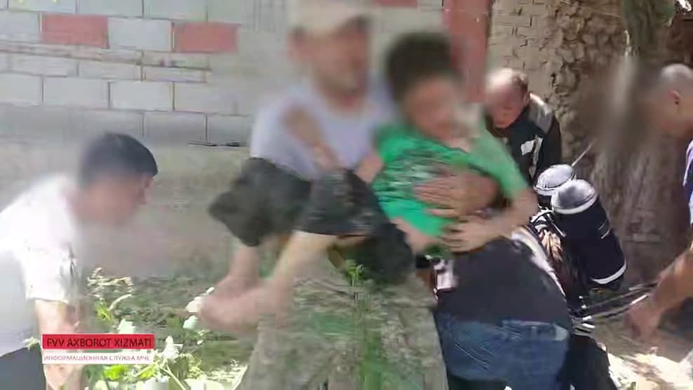 Andijonda 7 yoshli bola chuqurligi 40 metr bo‘lgan quduqqa tushib ketdi