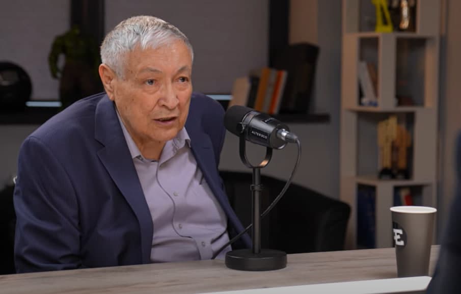 “Каримов банкирларни қўрқитиш учун куч тузилмаларини чақирган эди” — Рустам Аҳмедов конвертация ёпилганидан кейинги коррупция ҳақида