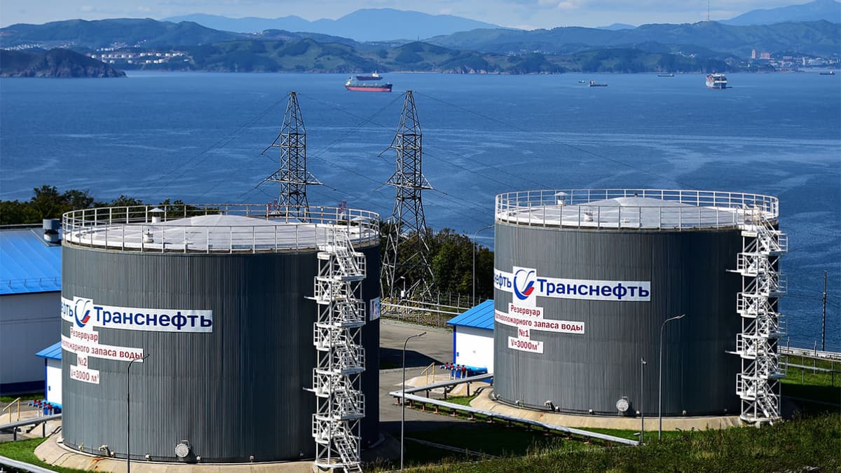 Трамп Россия нефт компанияларига санкция киритиши Москванинг нефтдан даромадига босим ўтказади – Reuters