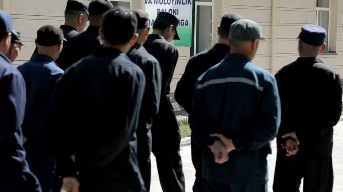 Lawmakers advance bill to expand detainee rights in Uzbekistan