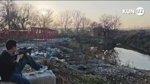 Видео: Хорижлик фуқаро Ўзбекистондаги далада автомат ишлатди