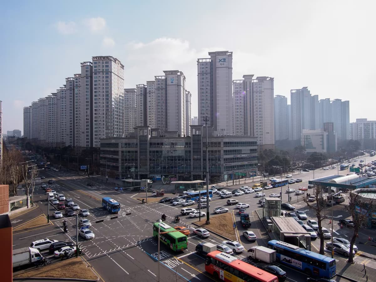Uzbek national secures Seoul’s most expensive apartment in landmark deal