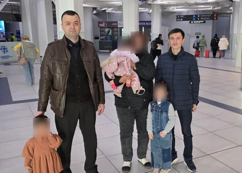 В Новосибирске женщина с детьми, оказавшаяся в трудной ситуации, возвращена в Узбекистан