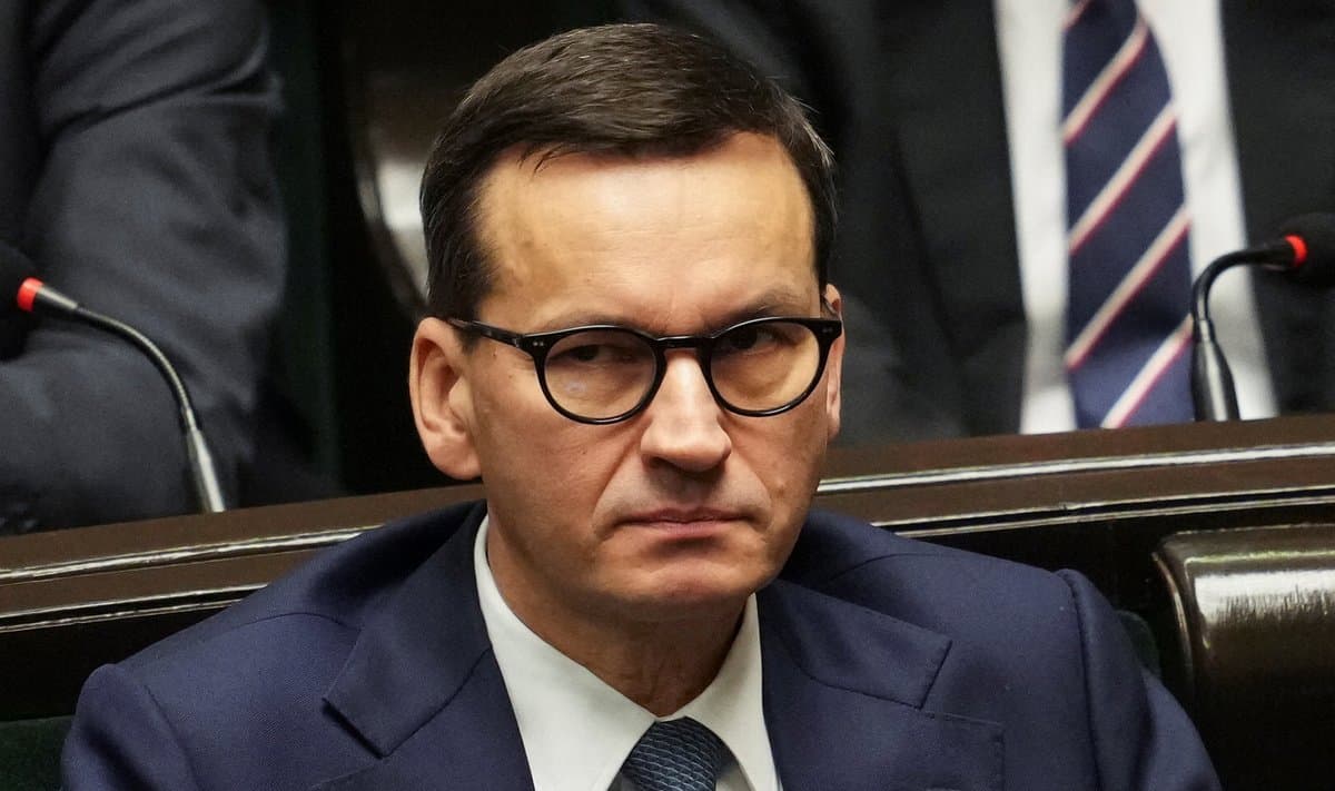 Полша Меркелнинг Украинадаги уруш ҳақидаги сўзларини танқид қилди
