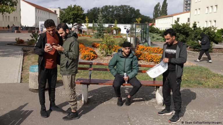 YeI yangi migratsiya to‘lqinidan xavotirda, Putin tanqid markazida