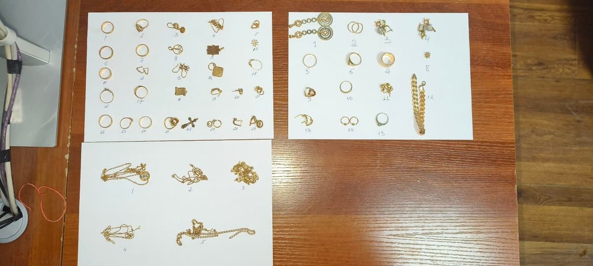 Zargarlik buyumlarini noqonuniy tarzda olib kirmoqchi bo‘lgan shaxs ushlandi