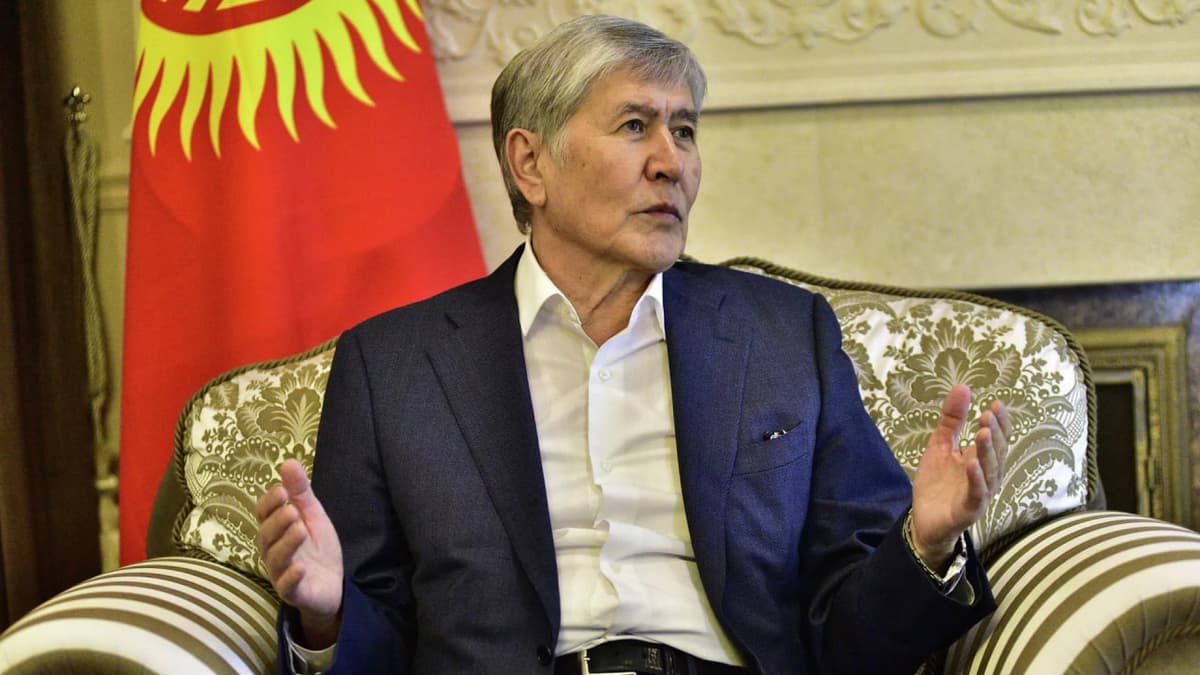 Qirg‘izistonning sobiq prezidenti Almazbek Atambayev davlat mukofotlaridan mahrum etildi