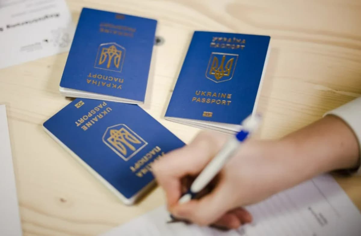 Shveytsariya 30 mingdan ortiq ukrainalikni qochoq maqomidan mahrum qildi
