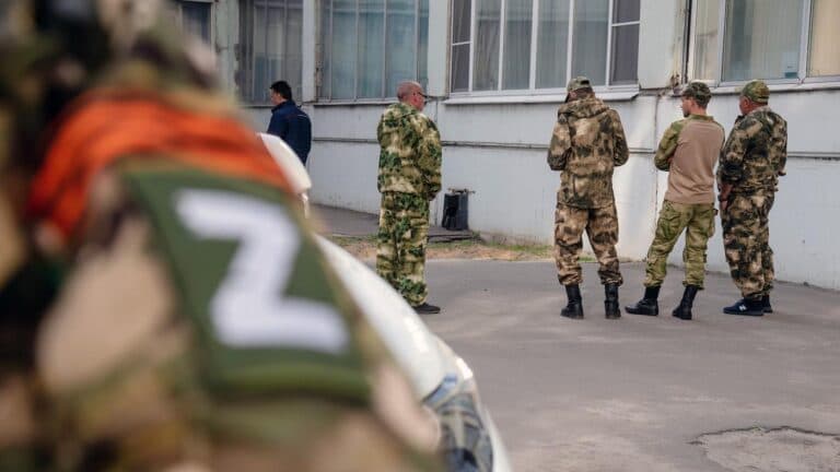 Putin chet ellik harbiylar bo‘yicha yangi qonunni imzoladi