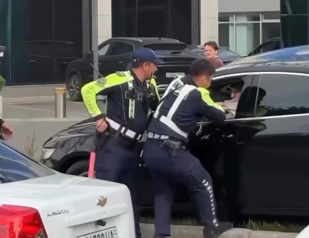 Toshkentda Malibu kapotida YPX xodimini sudrab ketgan haydovchi qo‘lga olindi