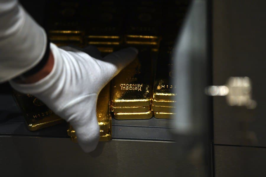 Uzbekistan’s foreign exchange reserves hit a record $45 billion in February