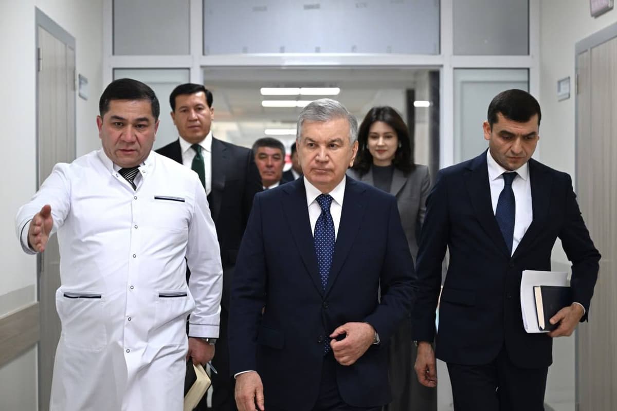 Президент Жиззахда янги тиббиёт кластерининг дастлабки босқичи билан танишди