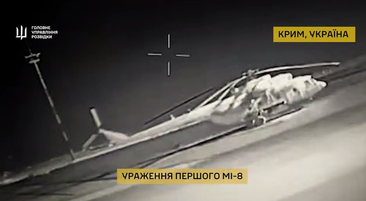 Украина ГУР: Қримда иккита Ми-8 вертолёти ва буксир йўқ қилинди