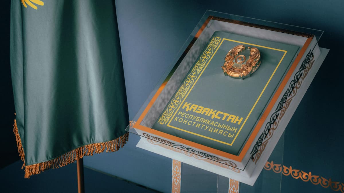 Қозоғистонда янги Конституция бўйича референдум санаси белгиланди