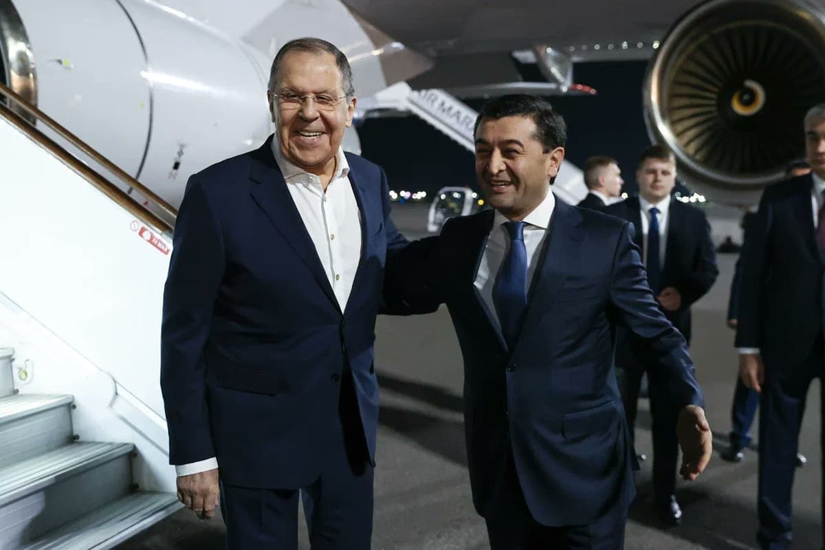 Rossiya tashqi ishlar vaziri Sergey Lavrov Samarqandga keldi