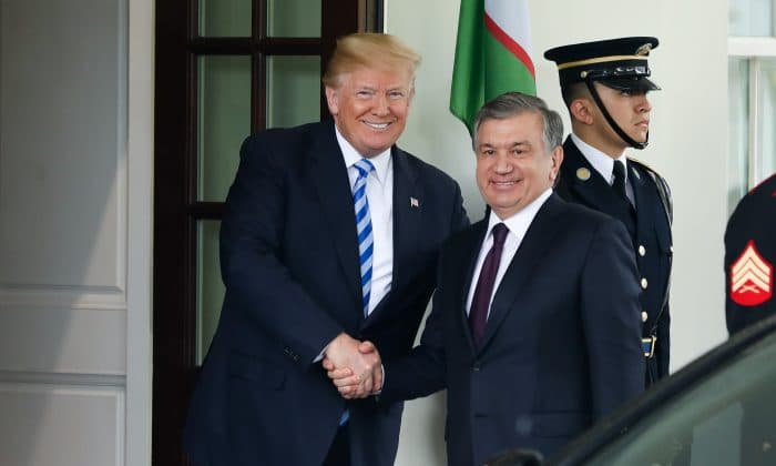 Шавкат Мирзиёев и Дональд Трамп провели телефонный разговор