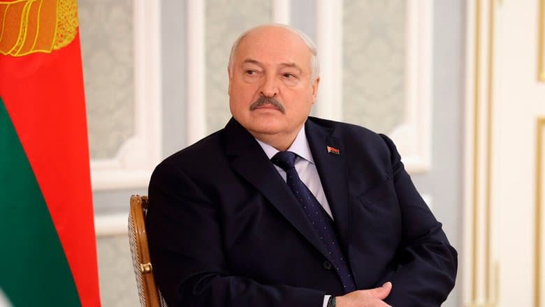 Лукашенко мобил телефонсиз қандай яшаш мумкинлигини айтди