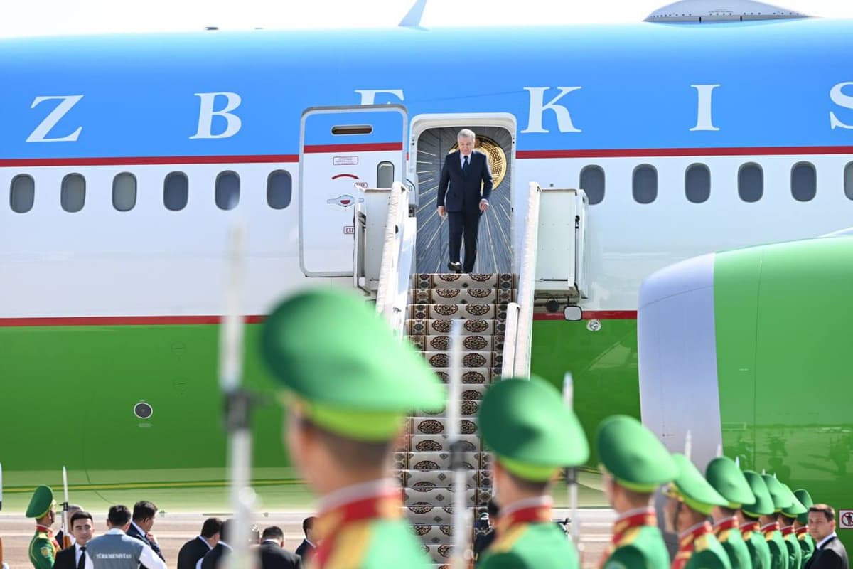 Президент Узбекистана посетит с рабочим визитом Туркменистан
