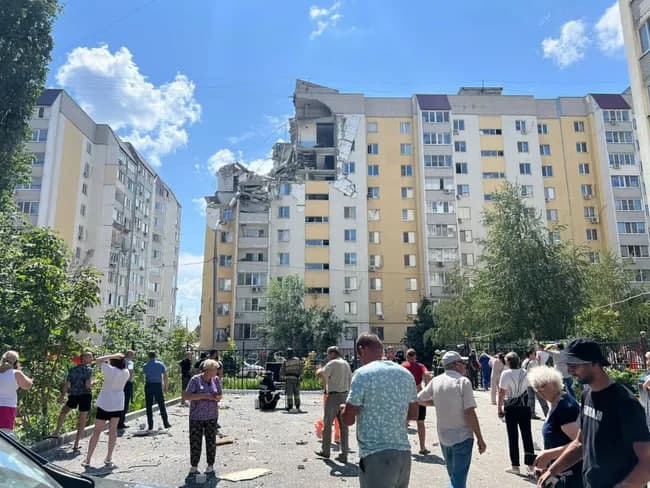 Саратовдаги кўп қаватли уйда газ портлади. Қурбонлар бор