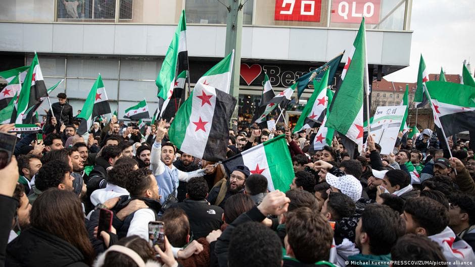 “Asadsiz kelajak” shiorlari ostida: Germaniyada suriyaliklarning ommaviy aksiyasi