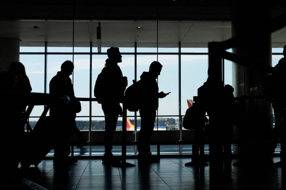 Yangi biometrik chegara nazorati YeI aeroportlarida muammo chiqardi