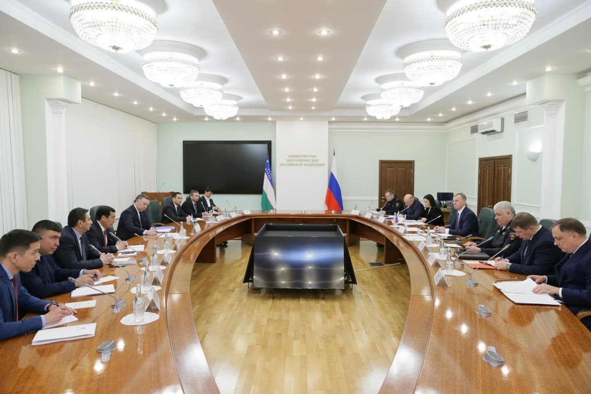 Получение разрешения на работу в России могут перенести на территорию Узбекистана