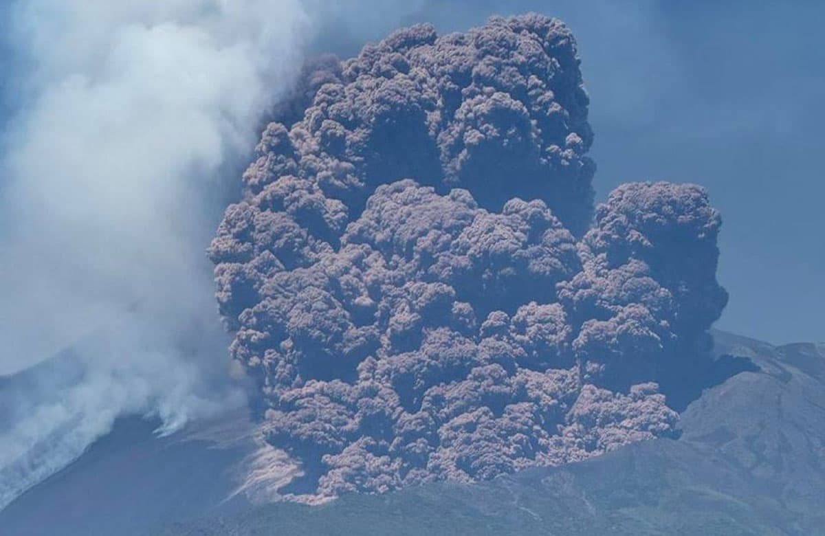 Italiyadagi Etna vulqoni yana otilishni boshladi