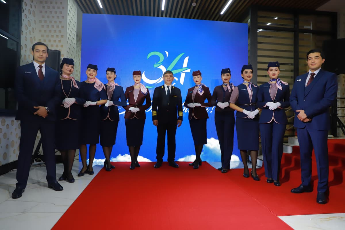 Uzbekistan Airways борткузатувчилар учун янги либос намуналарини тақдим этди