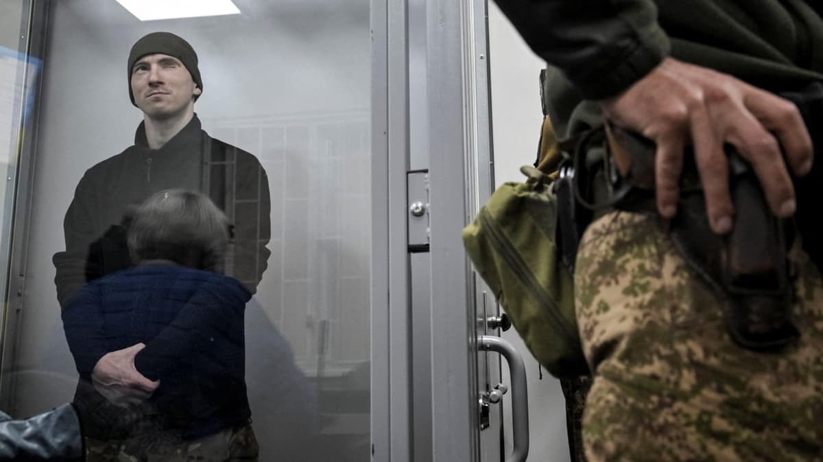 RF harbiysi Ukrainada umrbod qamoqqa hukm qilindi