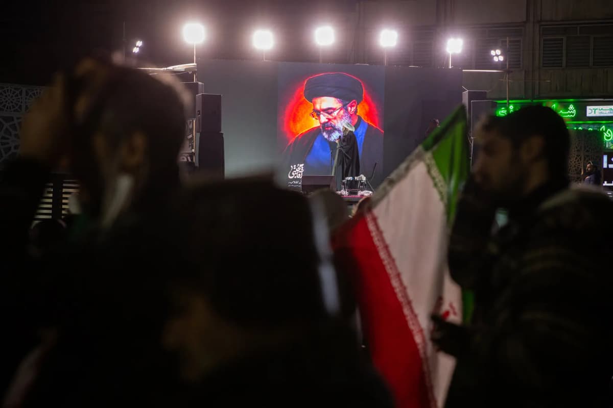 Eronning yangi oliy rahbari AQSh bilan muzokaralar taklifini rad etdi