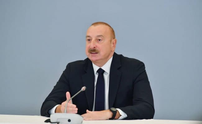 Алиев призвал Украину «никогда не соглашаться на оккупацию»