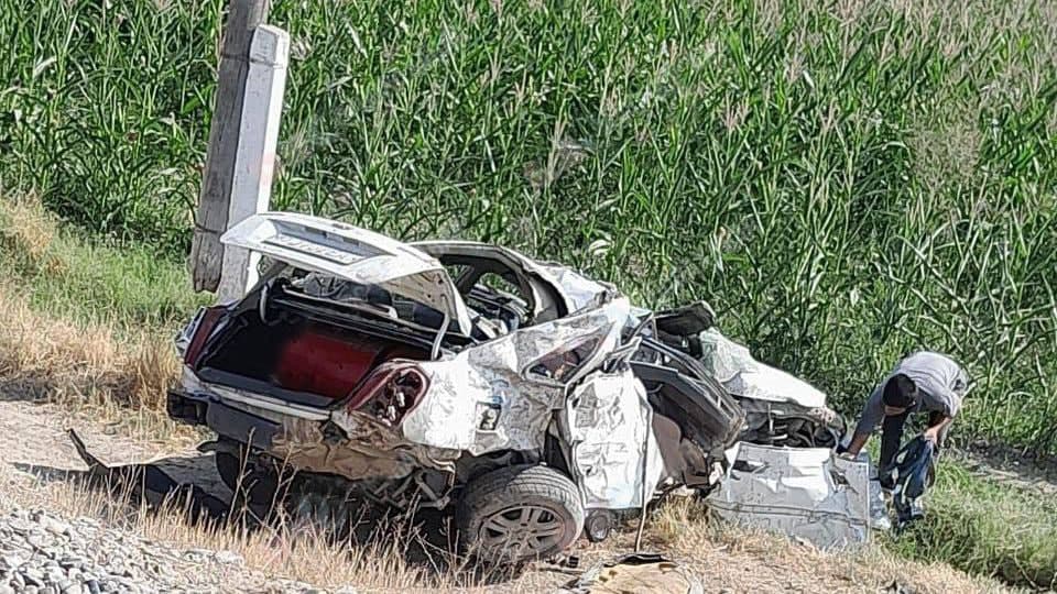 Namanganda poyezd yengil mashinani urib yuborishi oqibatida 6 kishi halok bo‘ldi