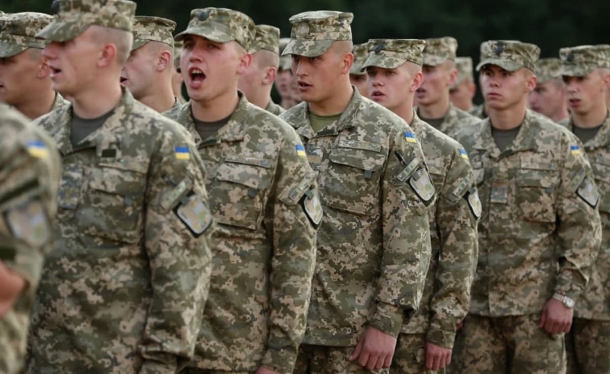 Ukraina armiyaga chaqiruv yoshini 18 ga tushirish bo‘yicha qonunchilikka o‘zgartirish kiritadi