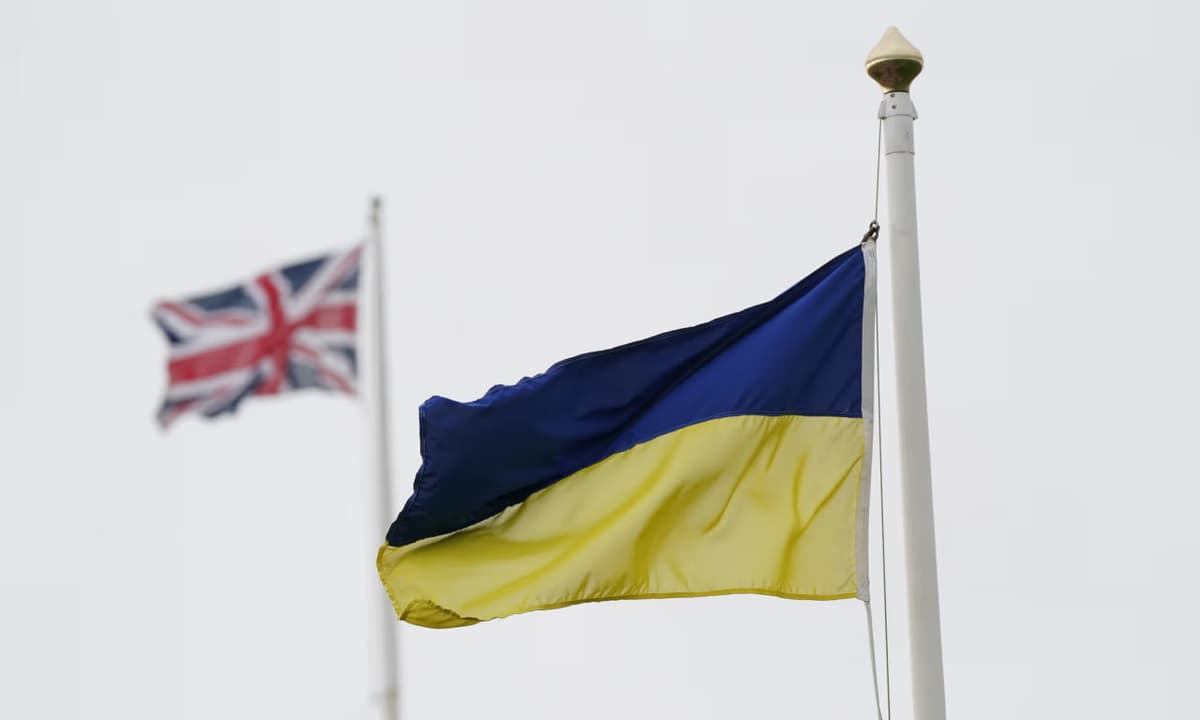Британия Россиянинг музлатилган активларидан Украинага биринчи миллиард долларни тақдим этди