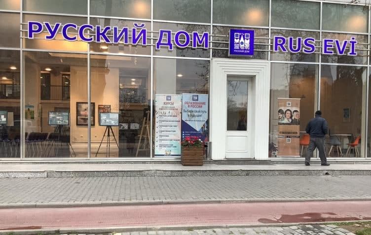 Kreml Bokudagi Rus uyi yopilishini tasdiqladi