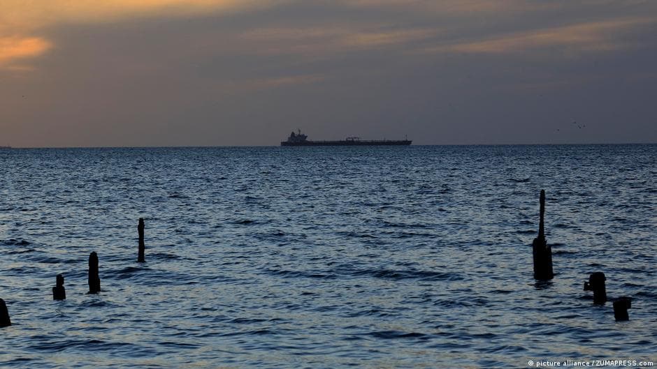 AQSh Karib dengizida yettinchi tankerni ushladi