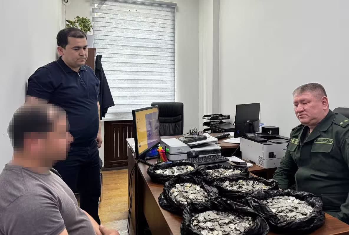 Man in Jizzakh pays 4 million UZS in child support with coins
