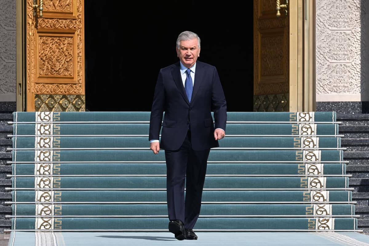Shavkat Mirziyoyev departs for Mongolia