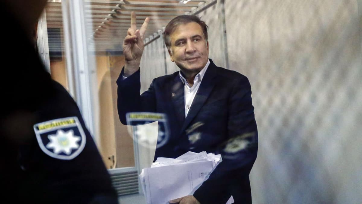 Saakashvili yana 4,5 yillik qamoq jazosini oldi