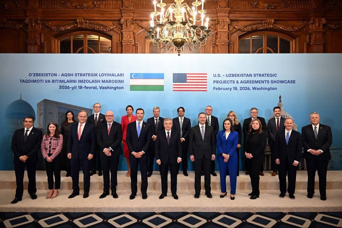 Президент икки томонлама ҳужжатларни имзолашга бағишланган маросим ва қўшма лойиҳалар тақдимотида иштирок этди