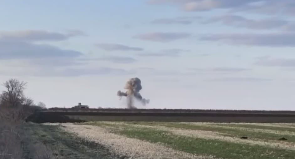 Moldovada Ukraina chegarasi yaqinida qulagan dron topildi