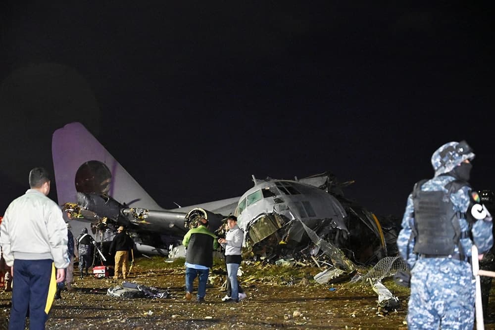Boliviyada samolyot qulashi oqibatida 15 kishi halok bo‘ldi