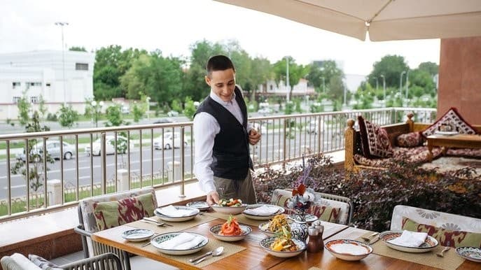 Gov’t to impose stricter environmental standards on restaurants and cafés