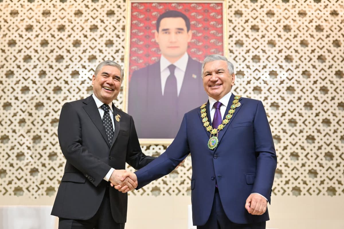 President of Uzbekistan honored with high state award from Turkmenistan